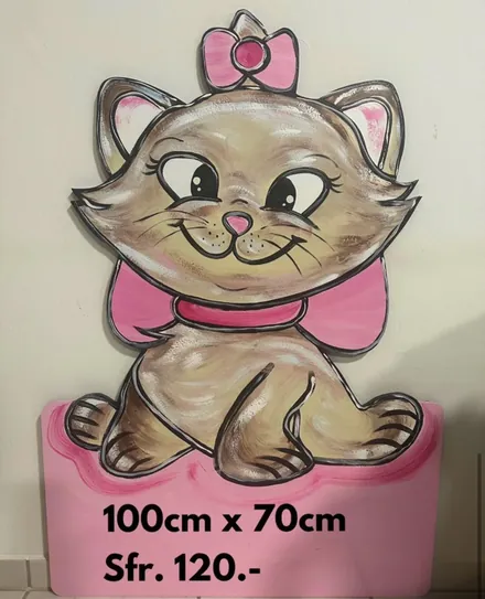 Rosa Katze mit Schleife – handgemalte Geburtstafel von Vesna